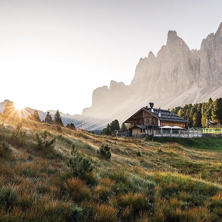 Taubers Unterwirt Aktiv & Vitalhotel Feldthurns Bagian luar foto
